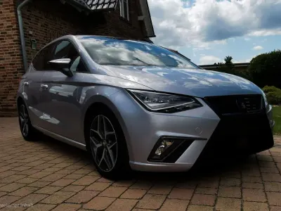 Usado Seat Ibiza XCELLENCE 95 HP (69 kW) 2019 Prateado Citadino