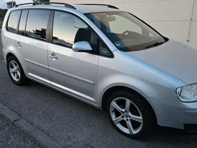 Gebraucht VW Touran Trendline 140 PS (102 kW) 2004 Silber Van / Kleinbus