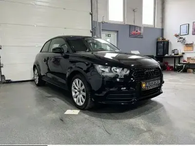 Używany Audi A1 Sport 190 KM (139 kW) 2011 Czerwony Hatchback