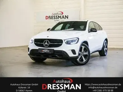 Gebraucht Mercedes GLC300 AMG line 258 PS (189 kW) 2019 Weiß Coupé