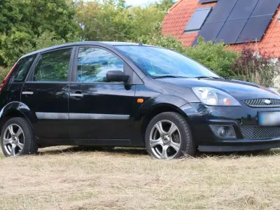 Gebraucht Ford Fiesta 90 PS (66 kW) 2007 Schwarz Kleinwagen