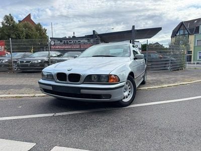BMW 523