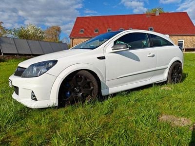 Gebraucht Opel Astra OPC 241 PS (177 kW) 2010 Weiß