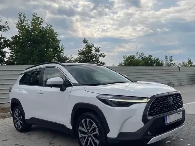 Gebraucht Toyota Corolla Cross Lounge 197 PS (144 kW) 2023 Weiß SUV