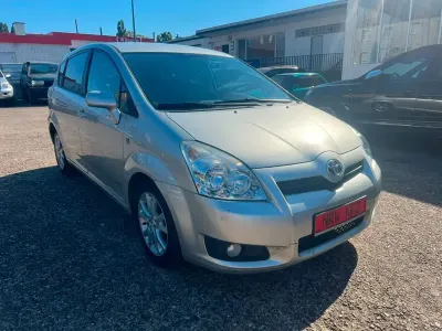 Gebraucht Toyota Corolla Verso 136 PS (100 kW) 2009 Silber Van / Kleinbus