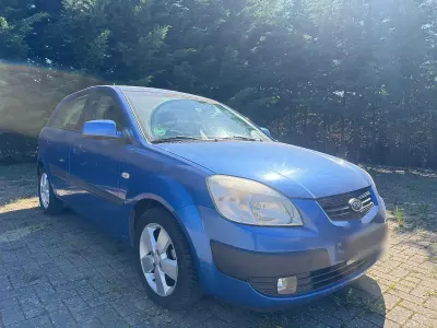 Begagnad Kia Rio 112 HK (82 kW) 2008 Blå Halvkombi