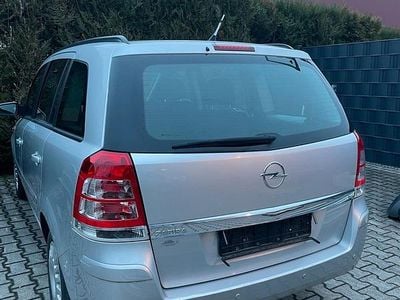 Silber Gebraucht 2008 Opel Zafira Van / Kleinbus | 3.800 € (Fairer Preis)