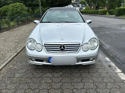 Gebraucht Mercedes C220 Elegance 143 PS (105 kW) 2001 Silber Limousine