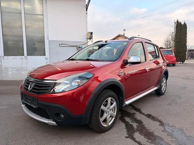 Gebraucht Dacia Sandero 84 PS (61 kW) 2012 Rot Limousine