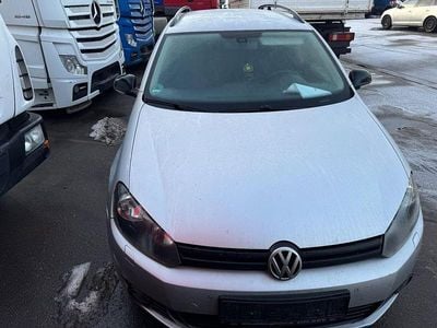 Gebraucht VW Golf VI Match 105 PS (77 kW) 2012 Silber Kleinwagen