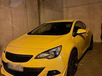 Gebraucht Opel Astra GTC 180 PS (132 kW) 2011 Gelb Limousine
