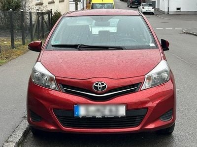 Gebraucht Toyota Yaris 99 PS (72 kW) 2012 Rot Kleinwagen
