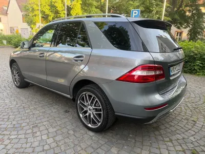 Gebraucht Mercedes ML350 AMG Edition 1 258 PS (189 kW) 2012 Grau SUV