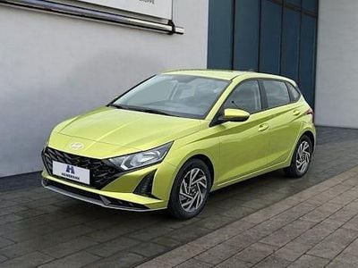 Neu Hyundai i20 Trend 101 PS (74 kW) 2025 Lucid lime Limousine