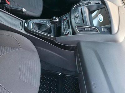 Gebraucht Ford Focus Titanium 125 PS (91 kW) 2018 Grau Kombi