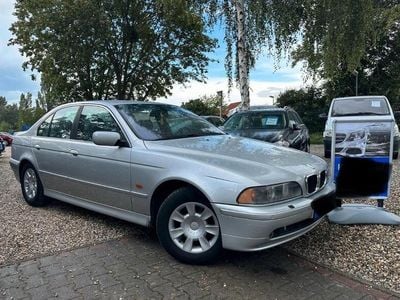 BMW 525