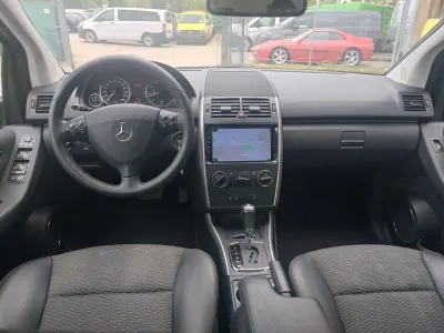 Gebraucht Mercedes A160 95 PS (69 kW) 2012 Schwarz Kleinwagen