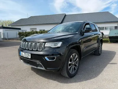 Gebraucht Jeep Grand Cherokee Overland 250 PS (183 kW) 2017 Schwarz SUV