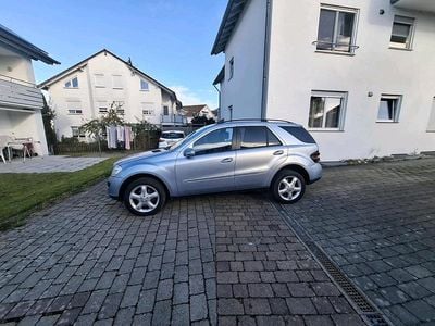Gebraucht Mercedes ML350 272 PS (200 kW) 2006 Blau SUV