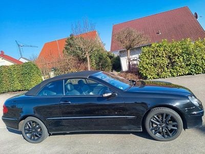 Gebraucht Mercedes CLK320 Avantgarde 224 PS (164 kW) 2009 Schwarz Cabrio