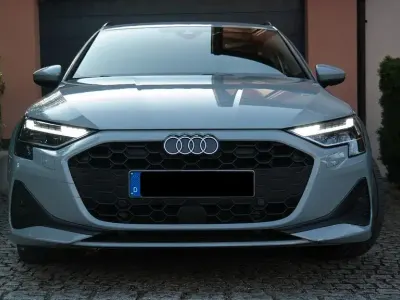 Gebraucht Audi A3 e-tron Sport 204 PS (150 kW) 2025 Grau Kleinwagen