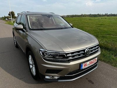 Beige Gebraucht 2017 VW Tiguan Highline SUV | 18.999 € (Fairer Preis)