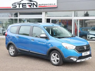 Gebraucht Dacia Lodgy Celebration 116 PS (85 kW) 2017 Blau Van / Kleinbus