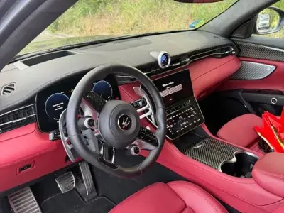 Gebraucht Maserati Grecale 330 PS (242 kW) 2024 Grau SUV
