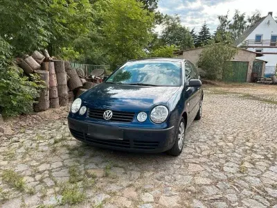 Gebraucht VW Polo 56 PS (41 kW) 2003 Blau Kleinwagen