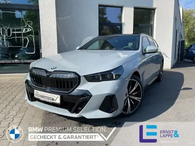 Gebraucht BMW 540 M Sport 303 PS (222 kW) 2025 Brooklyn grau Kombi