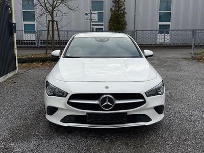 Weiß Gebraucht 2020 Mercedes CLA200 Limousine | 22.499 € (Fairer Preis)