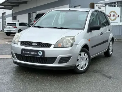 Gebraucht Ford Fiesta Ambiente 69 PS (50 kW) 2007 Silber Kleinwagen