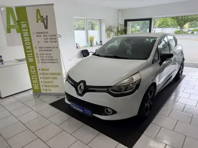 Gebraucht Renault Clio LIMITED 90 PS (66 kW) 2015 Gletscherweiss Kleinwagen