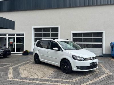 Weiß Gebraucht 2014 VW Touran Comfortline Van / Kleinbus | 13.990 € (Teuer)