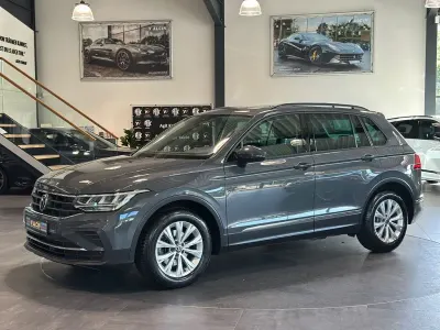 Gebraucht VW Tiguan S 150 PS (110 kW) 2021 Grau SUV