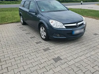 Gebraucht Opel Astra Edition 2010 Blau Kombi