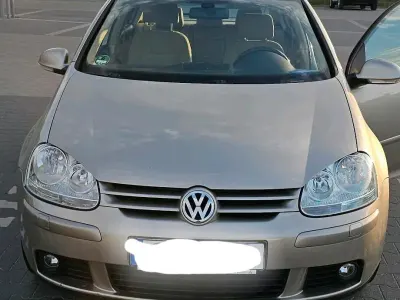 Gebraucht VW Golf V 105 PS (77 kW) 2005 Gold Kleinwagen