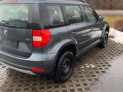 Blau Gebraucht 2015 Skoda Yeti SUV | 5.200 € (Superpreis)