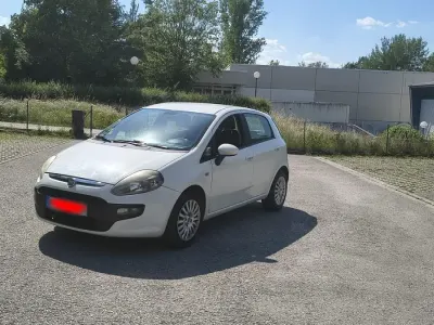 Gebraucht Fiat Punto 70 PS (51 kW) 2011 Weiß Kleinwagen