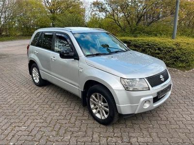 gebraucht Suzuki Grand Vitara mit allen Reparaturen Rechnung. Auto wie neu