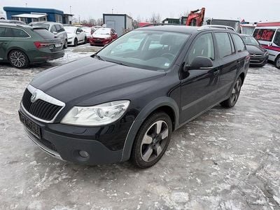 Schwarz Gebraucht 2012 Skoda Octavia Scout 4x4 Kombi | 5.999 €