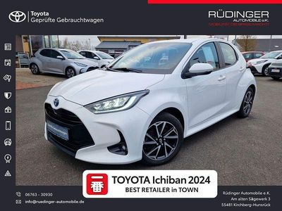 Gebraucht Toyota Yaris Hybrid Team 116 PS (85 kW) 2022 Weiß Limousine