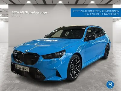 Używany BMW M5 Sport Line 727 KM (534 kW) 2025 Złoty Kombi
