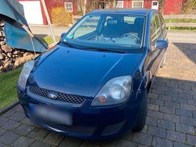 gebraucht Ford Fiesta 1,3 51 kW Ambiente Ambiente