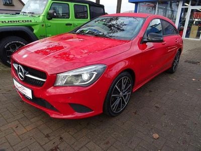 Gebraucht Mercedes CLA220 Shooting Brake 177 PS (130 kW) 2016 Rot Kombi