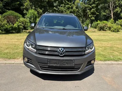 Gebraucht VW Tiguan LOUNGE 160 PS (117 kW) 2015 Grau SUV