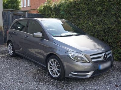 Second-hand Mercedes B220 184 CP (135 kW) 2014 Gri Monovolum