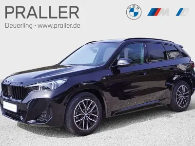 Gebraucht BMW X1 M Sport 163 PS (119 kW) 2023 Saphirschwarz SUV