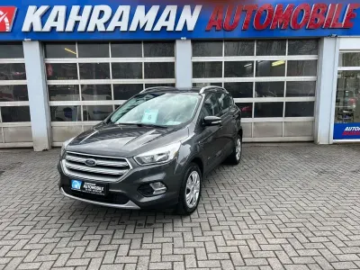 Gebraucht Ford Kuga Trend 182 PS (133 kW) 2018 Grau SUV