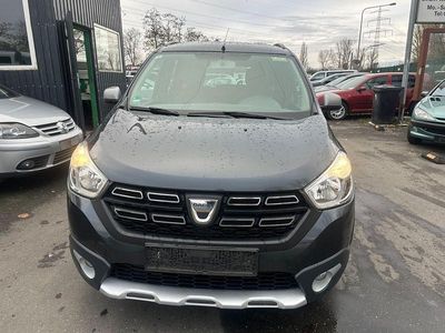 Gebraucht Dacia Lodgy Celebration 116 PS (85 kW) 2018 Blau Van / Kleinbus
